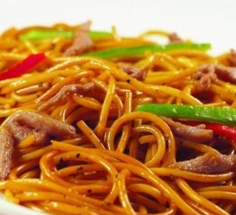 Tavuklu Çin Noodle (鸡肉炒面)